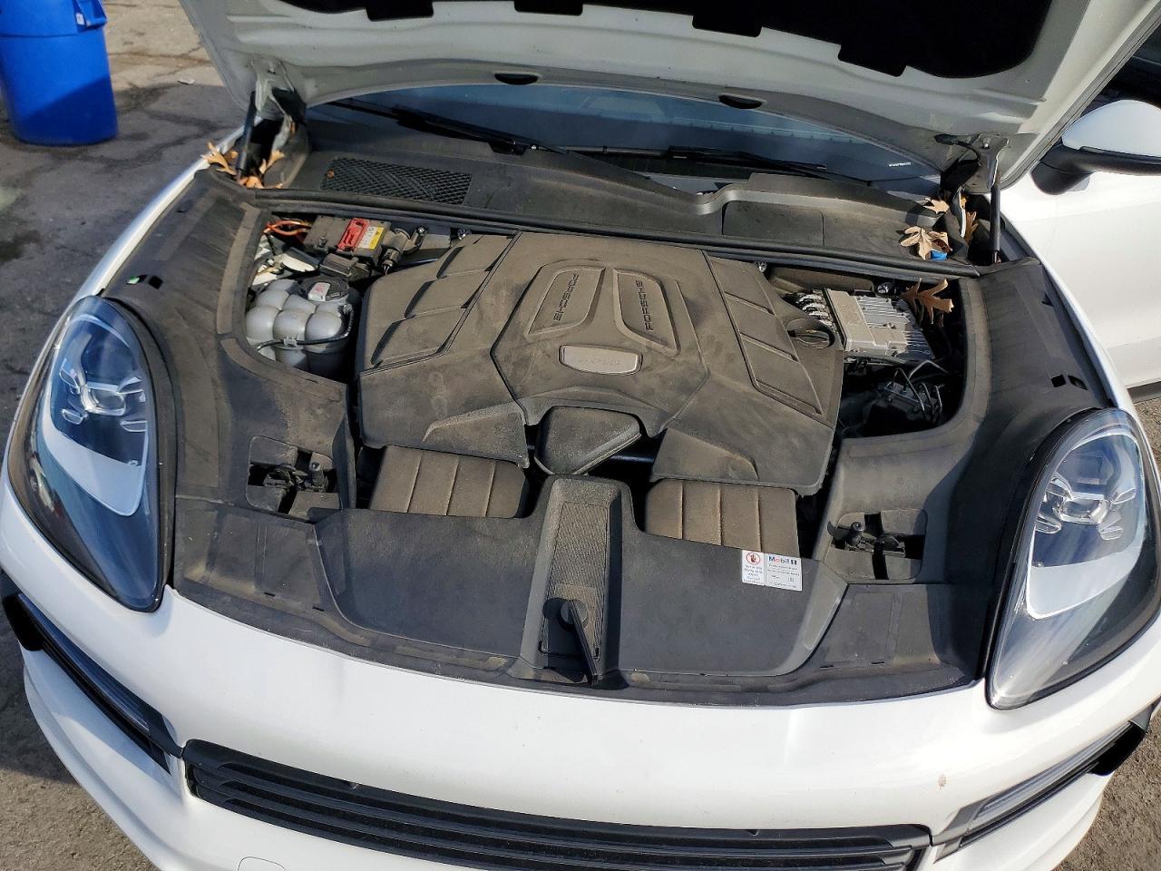2021 PORSCHE CAYENNE