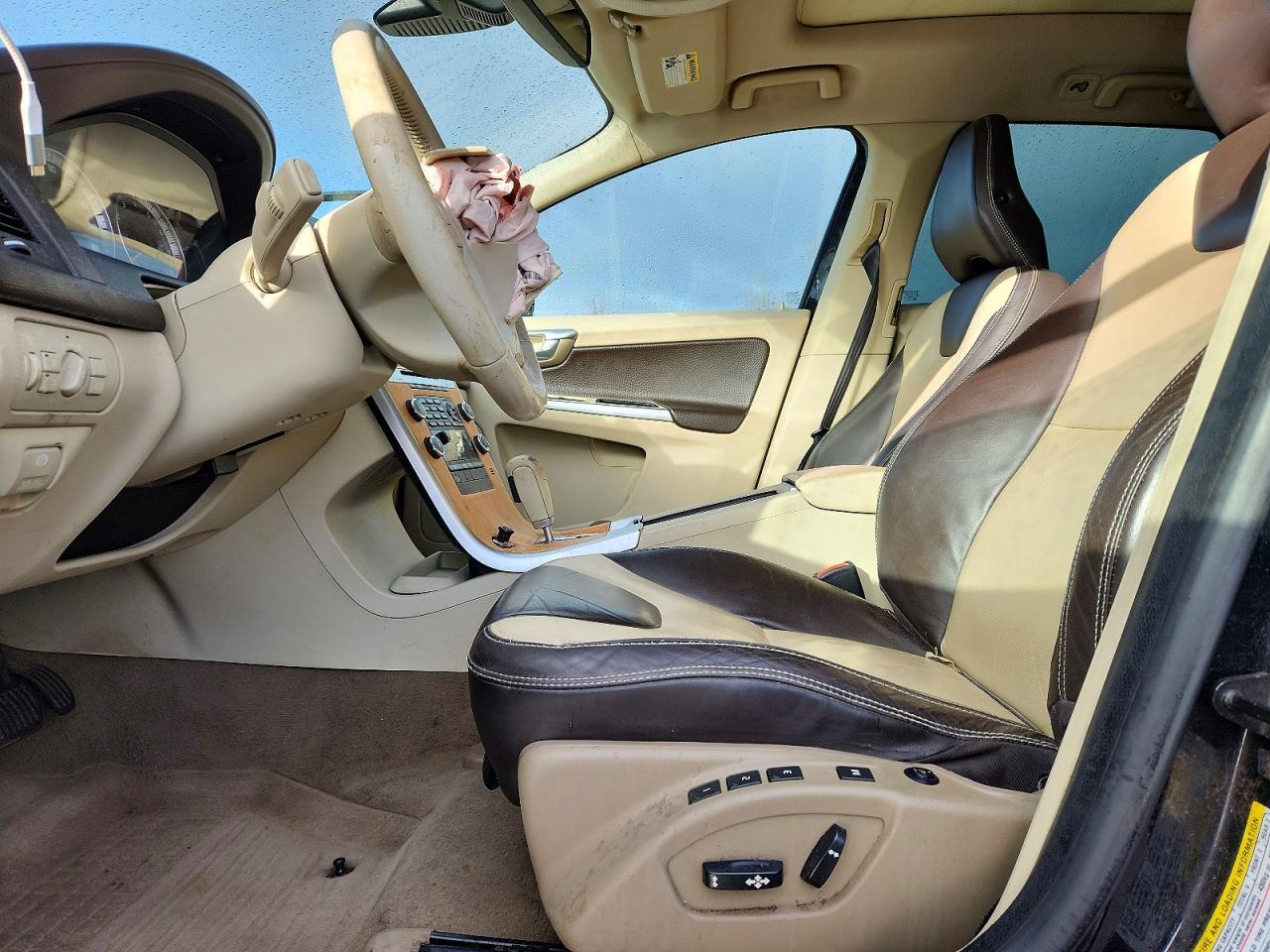 2010 VOLVO XC60