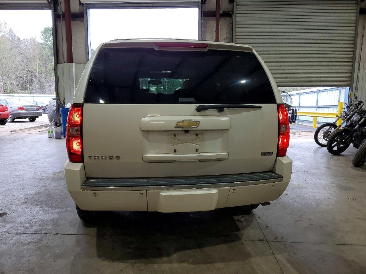 2011 CHEVROLET Tahoe