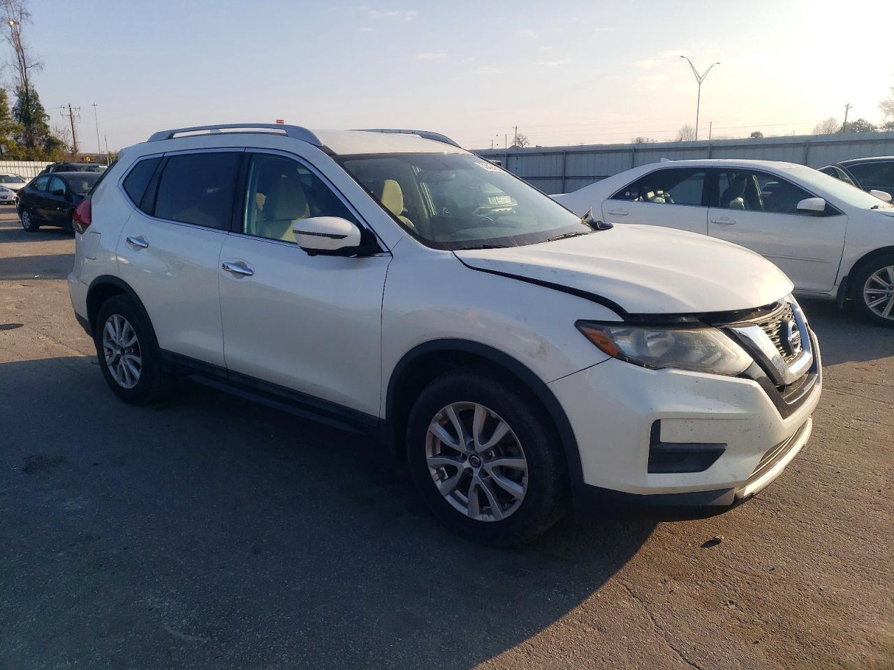 2017 NISSAN ROGUE