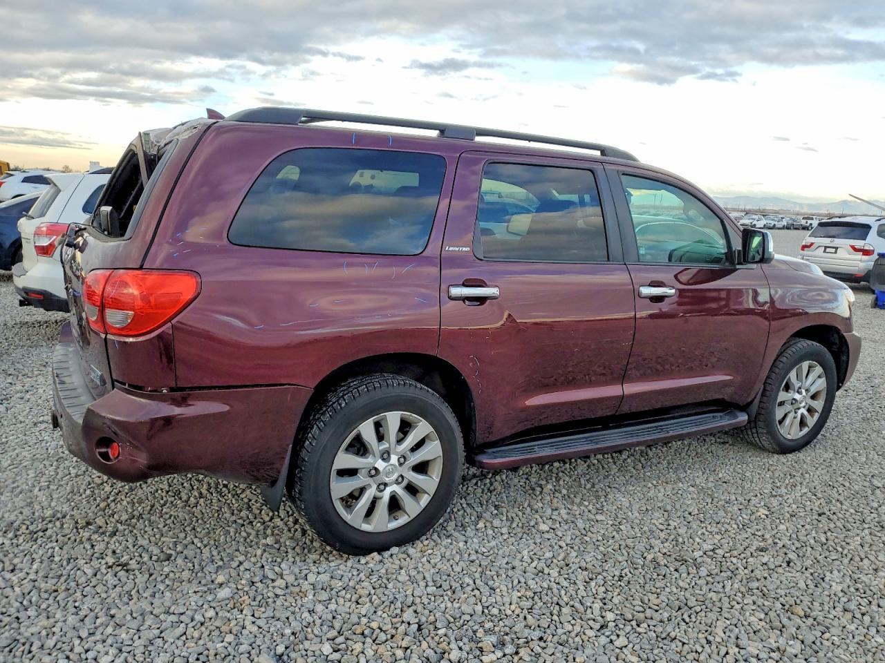 2010 TOYOTA Sequoia