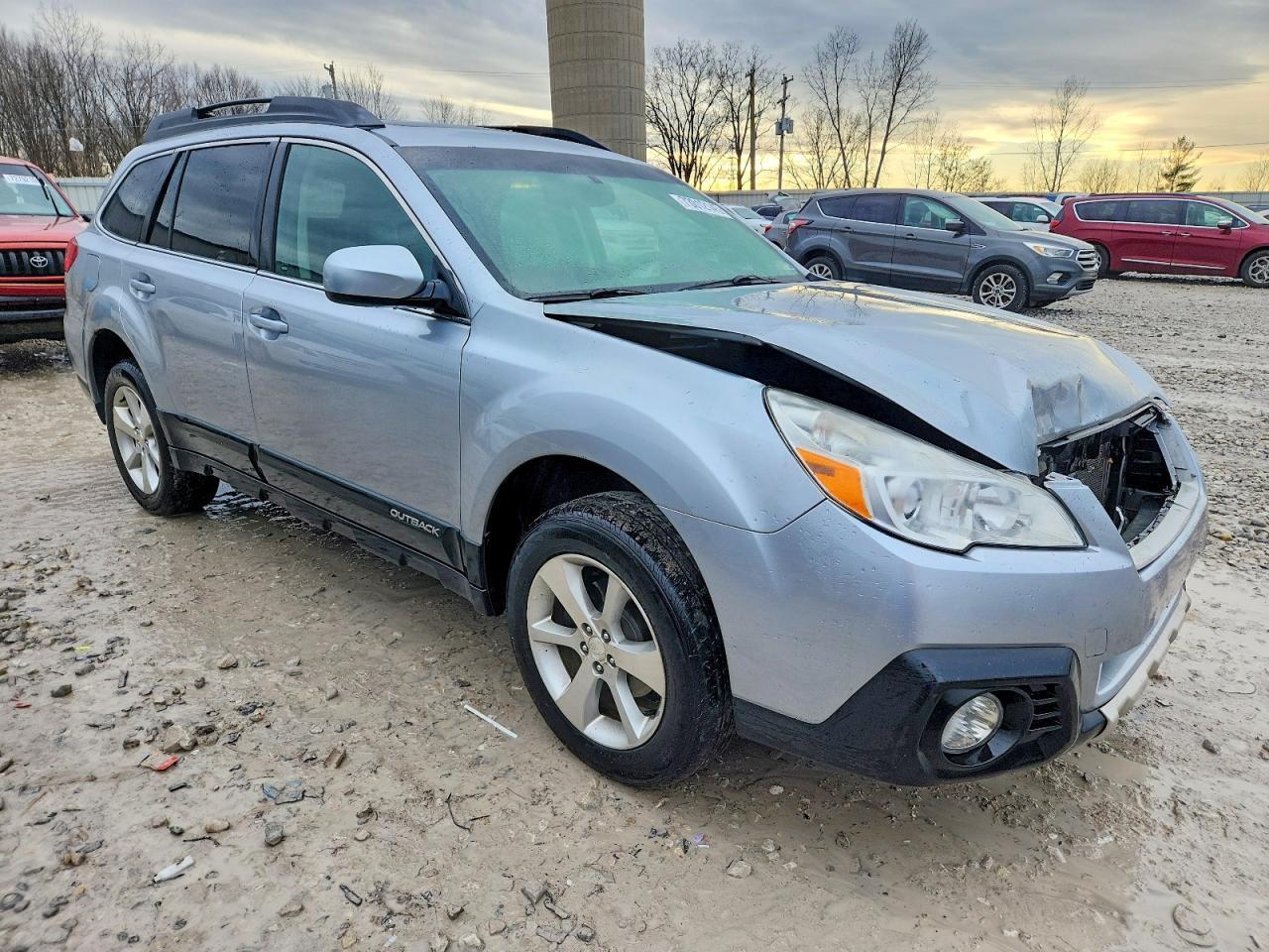 2013 SUBARU Outback