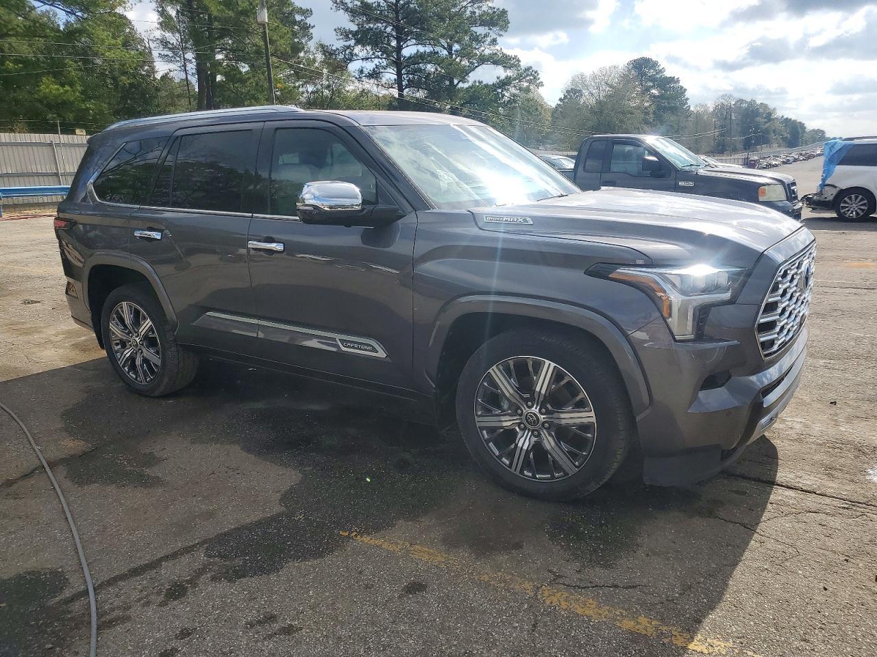 2023 TOYOTA Sequoia