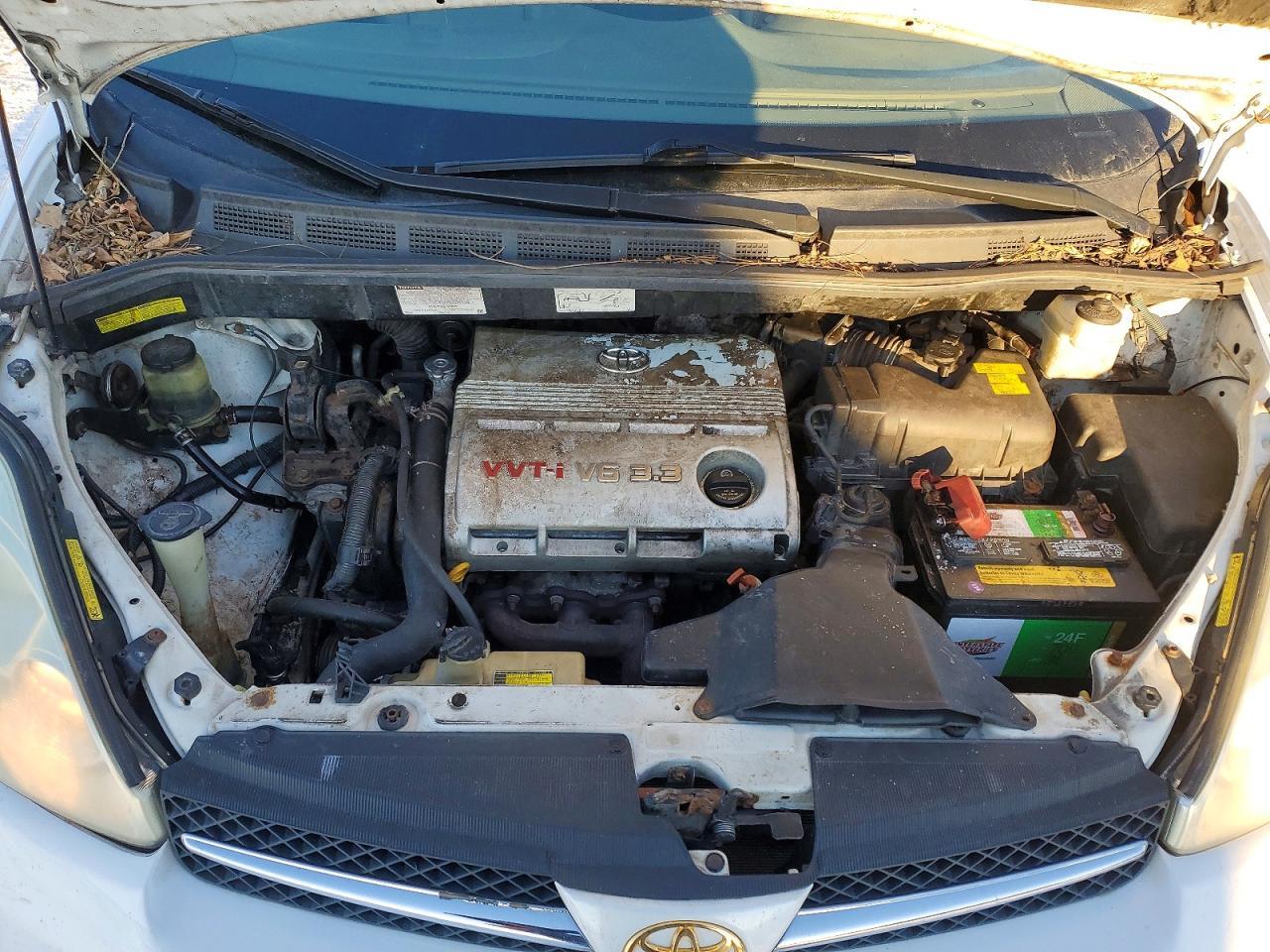 2004 TOYOTA SIENNA
