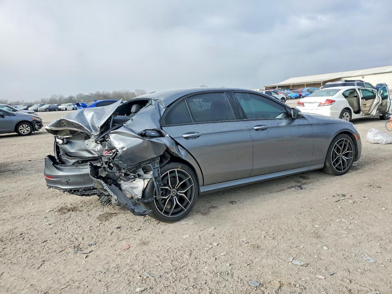 2021 MERCEDES-BENZ E-Class