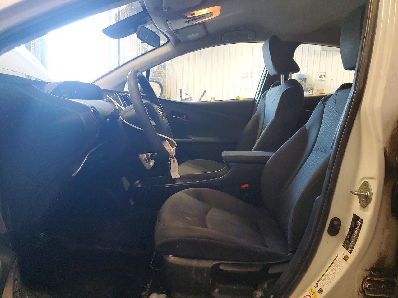 2016 TOYOTA PRIUS