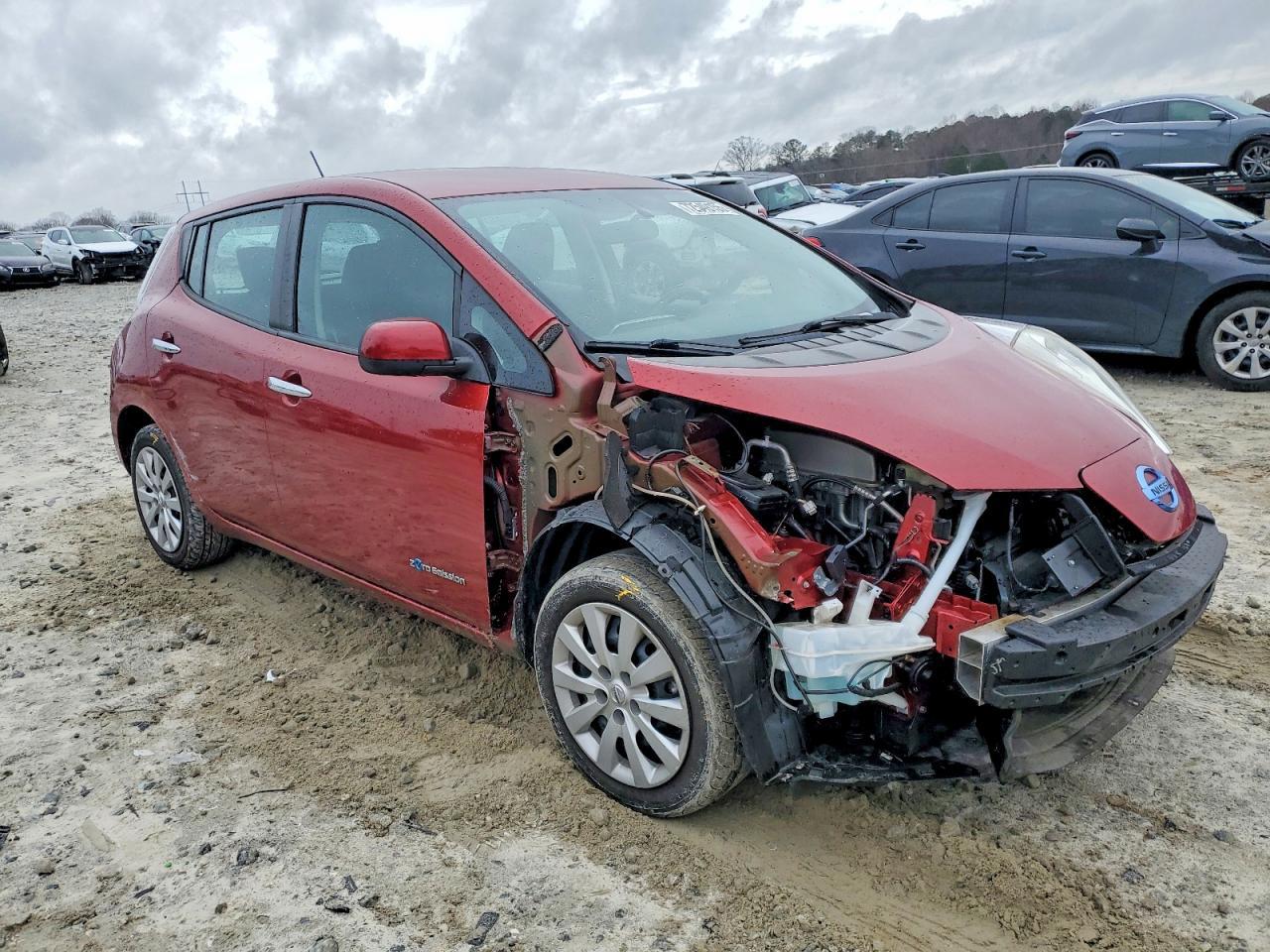2015 NISSAN LEAF