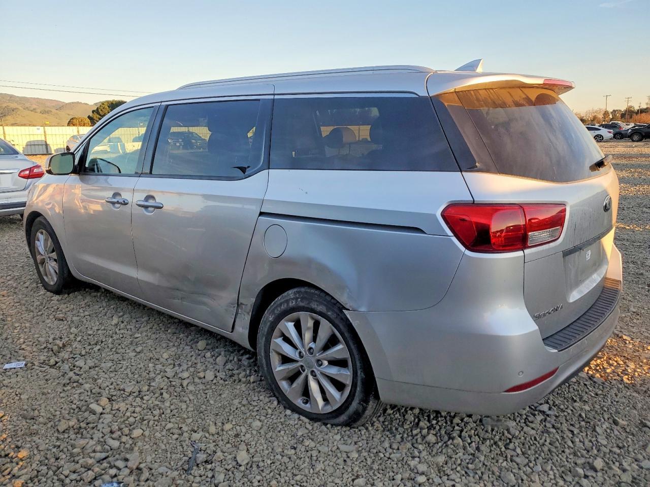 2016 KIA SEDONA
