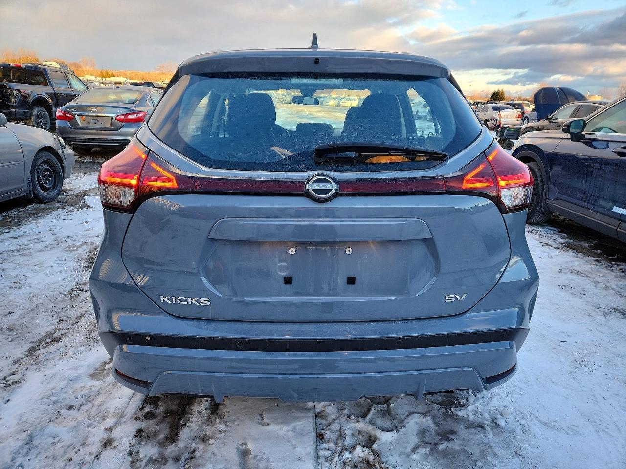 2023 NISSAN KICKS