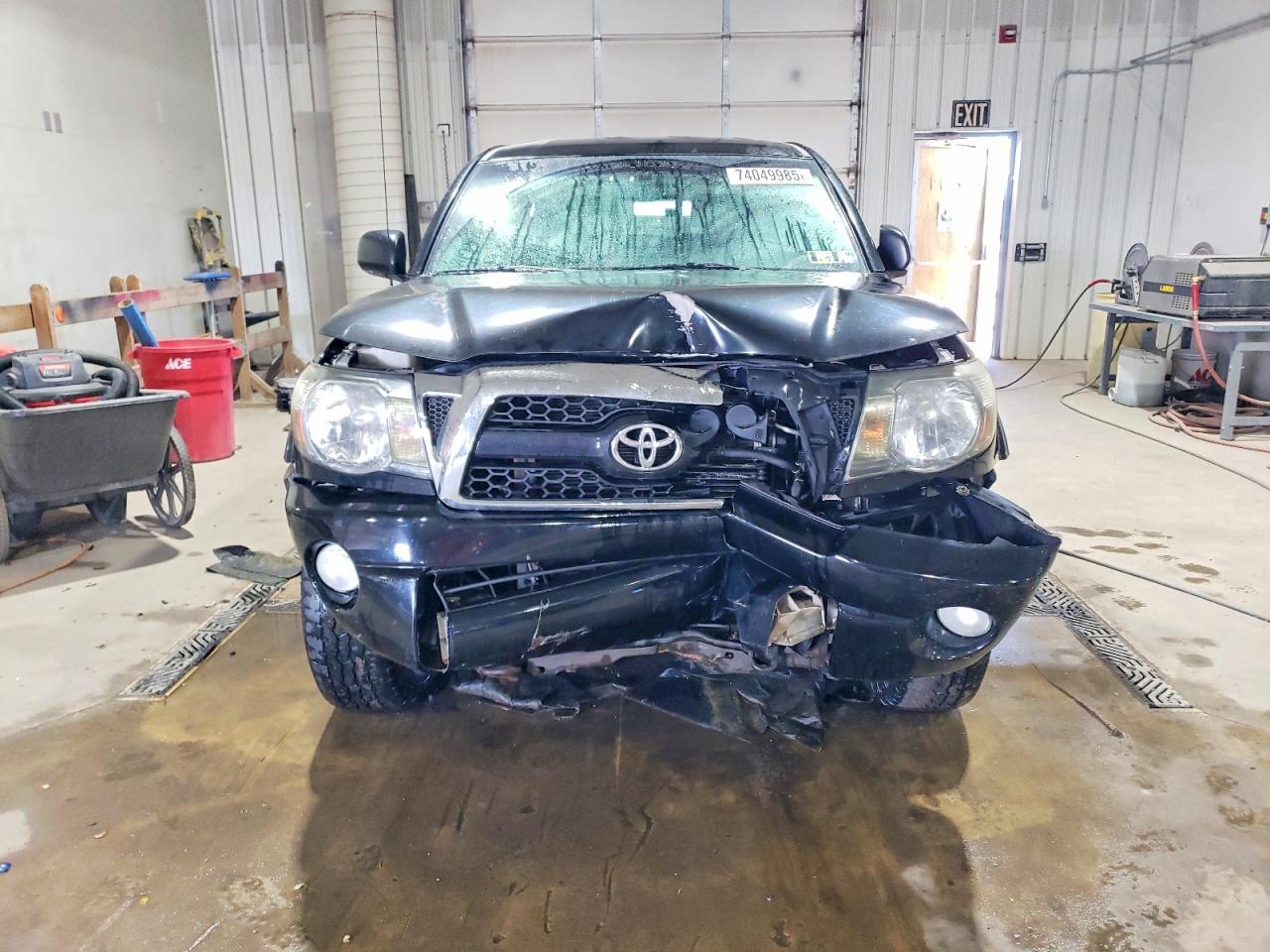 2011 TOYOTA TACOMA