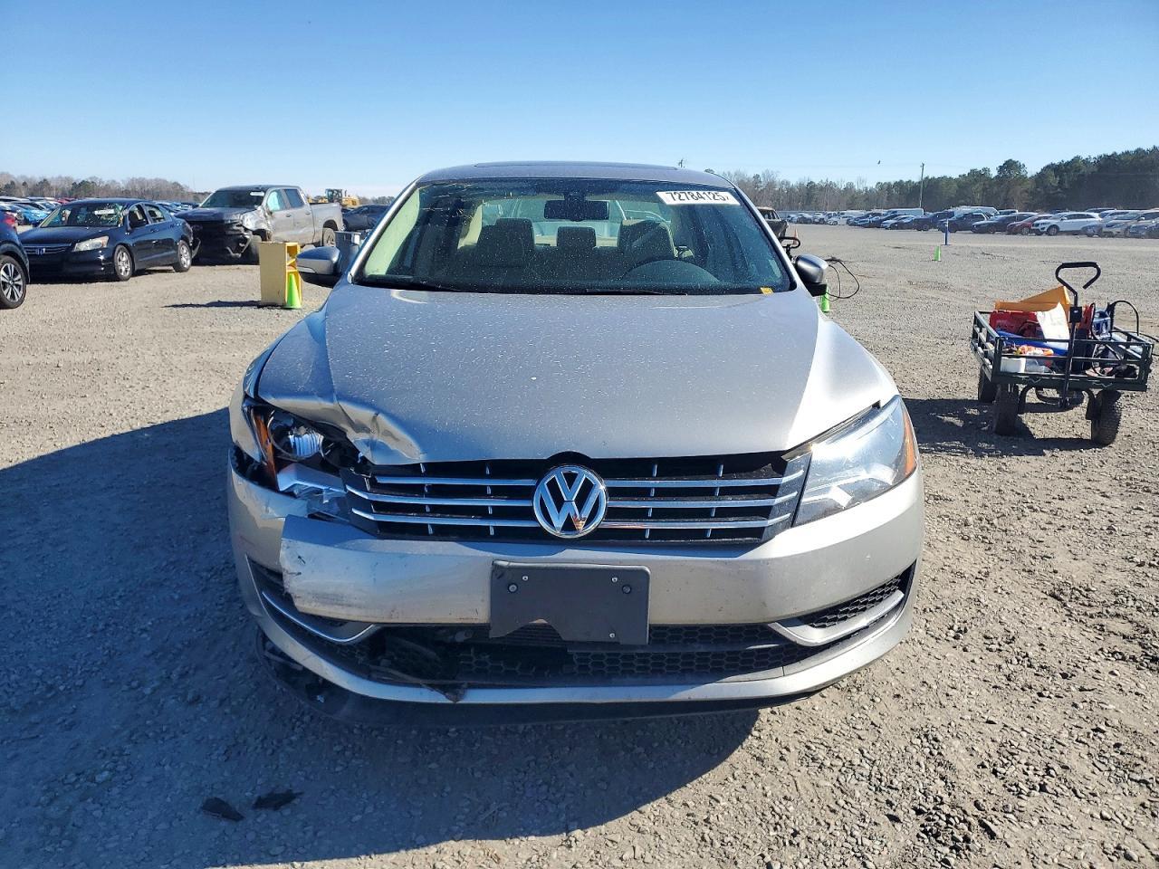 2014 VOLKSWAGEN Passat