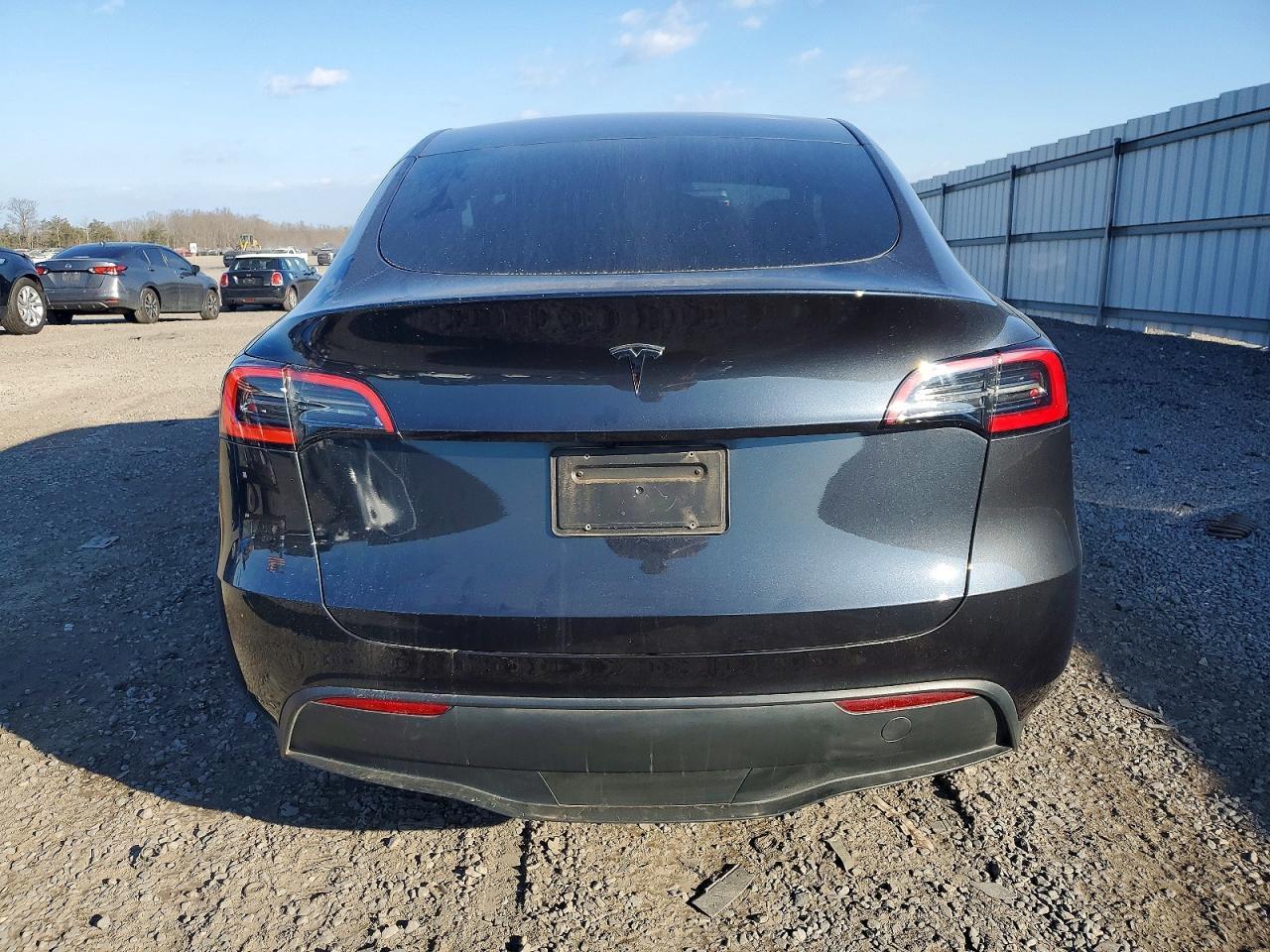 2024 TESLA MODEL Y