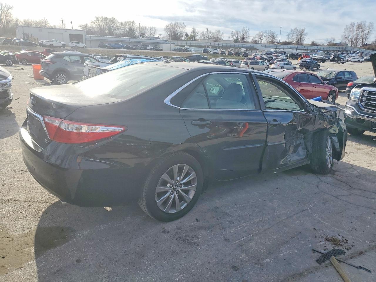 2017 TOYOTA CAMRY