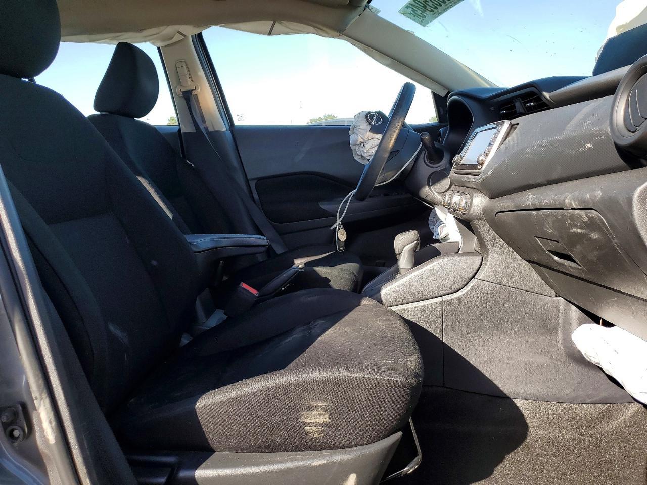 2024 NISSAN KICKS