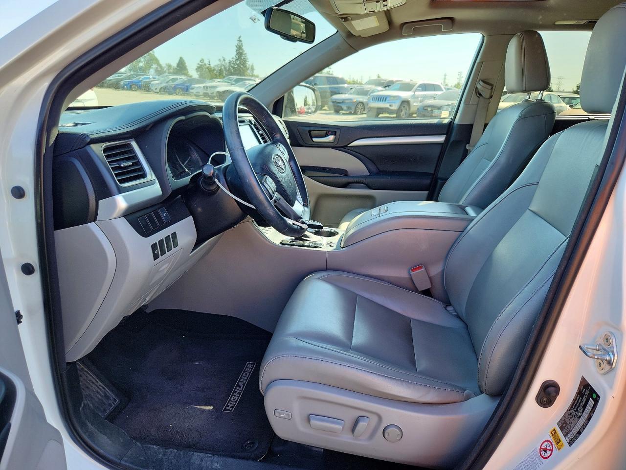 2016 TOYOTA HIGHLANDER