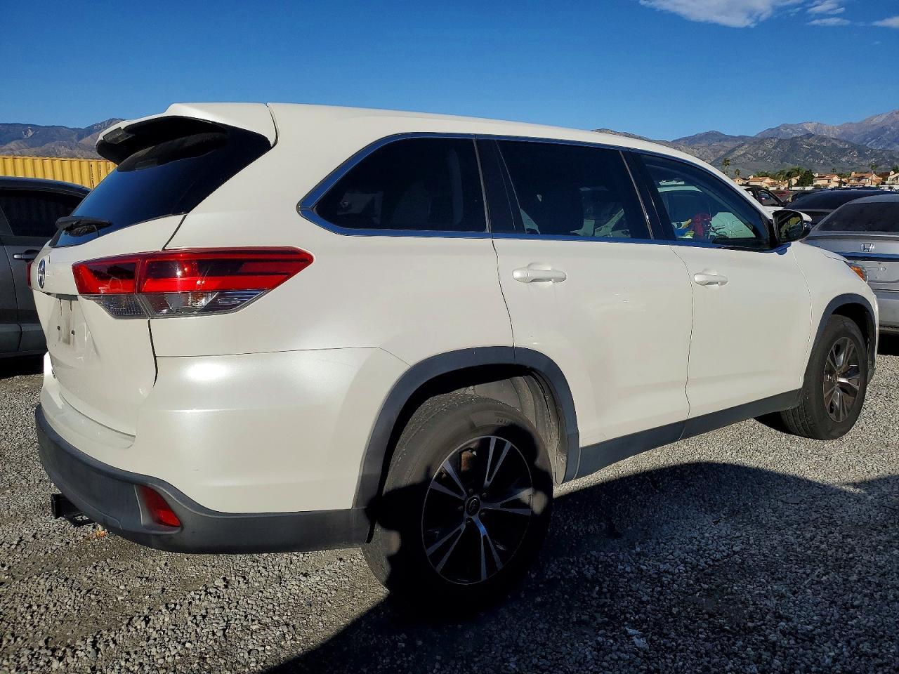 2019 TOYOTA HIGHLANDER