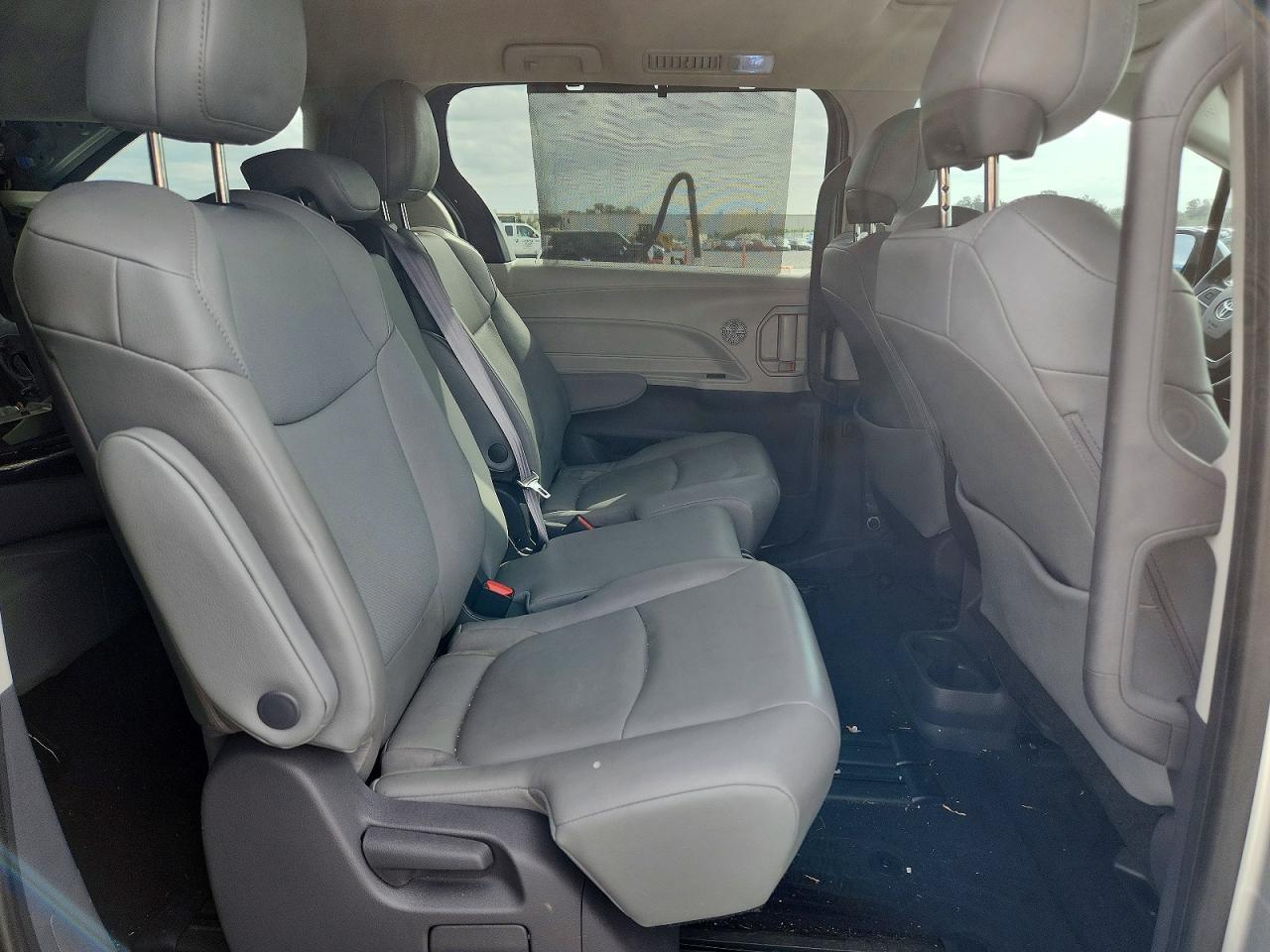 2021 TOYOTA SIENNA