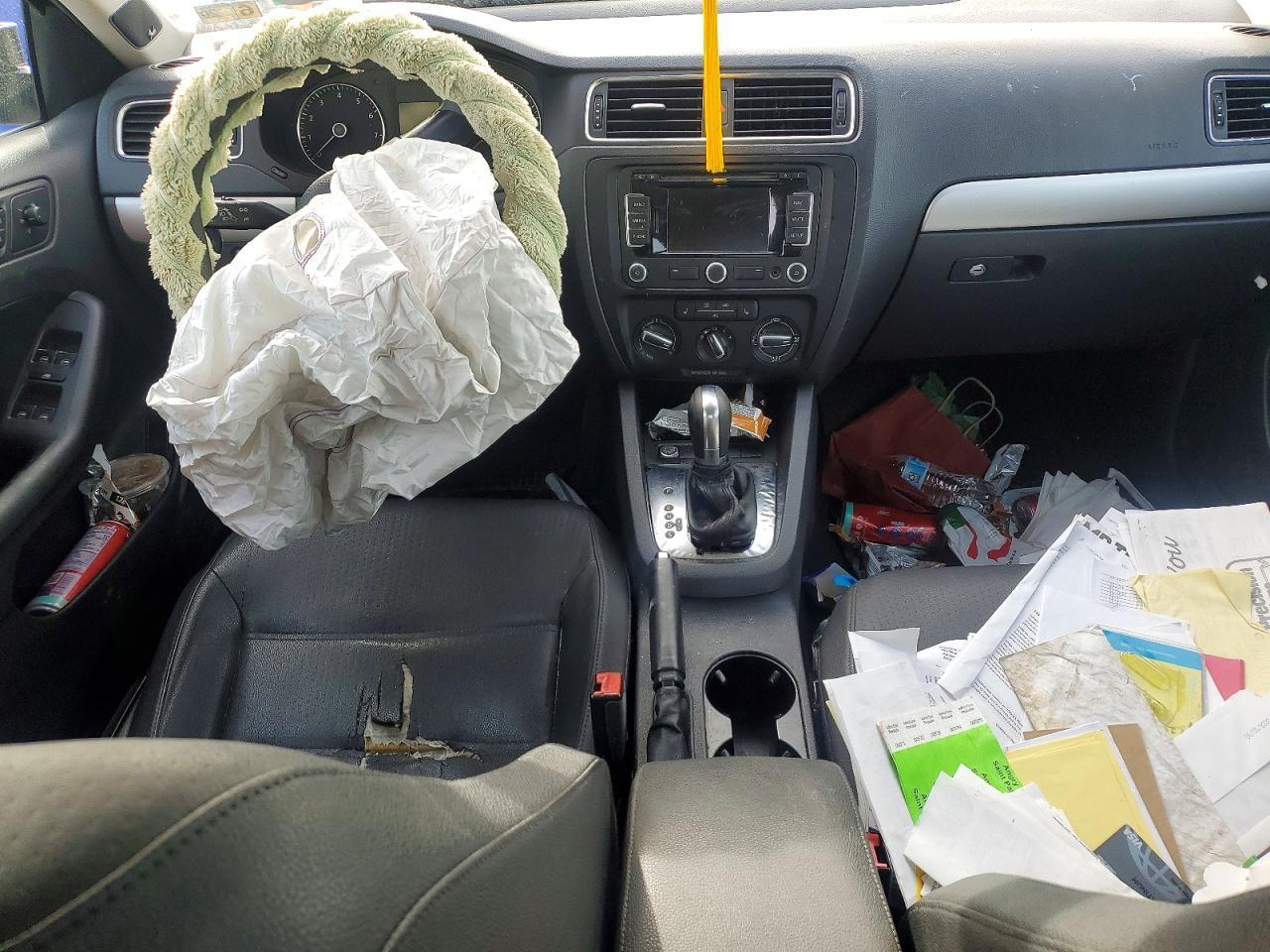 2012 VOLKSWAGEN JETTA