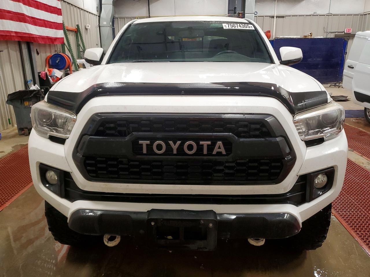 2017 TOYOTA TACOMA