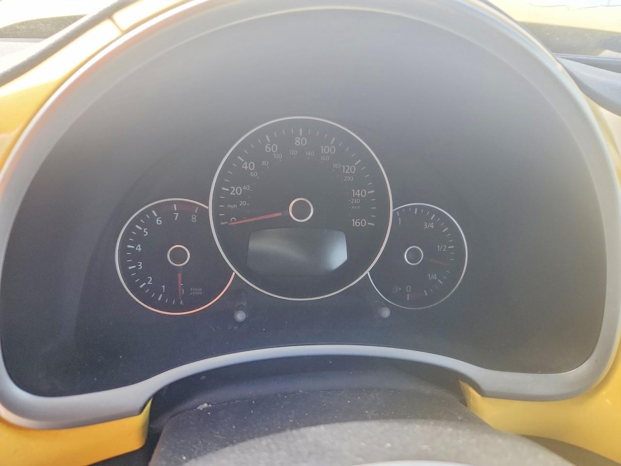 2012 VOLKSWAGEN Beetle