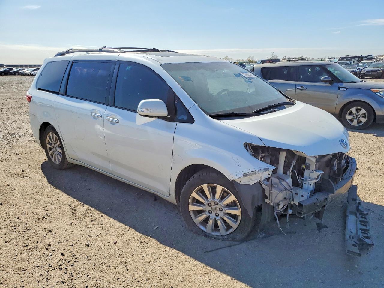 2015 TOYOTA SIENNA