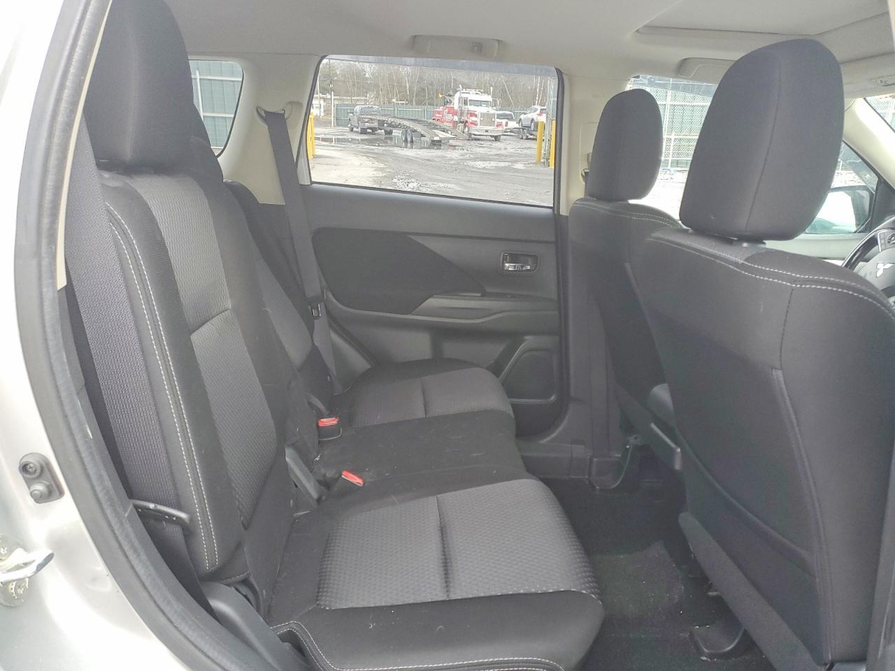 2018 MITSUBISHI outlander
