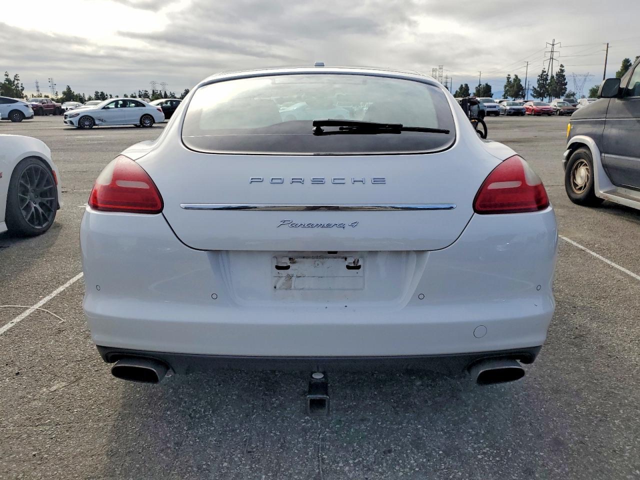2011 PORSCHE Panamera