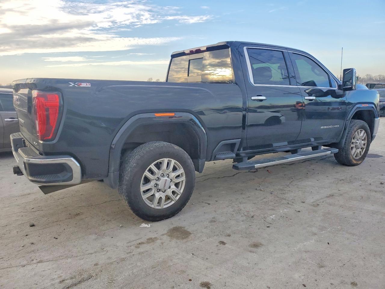 2023 GMC Sierra