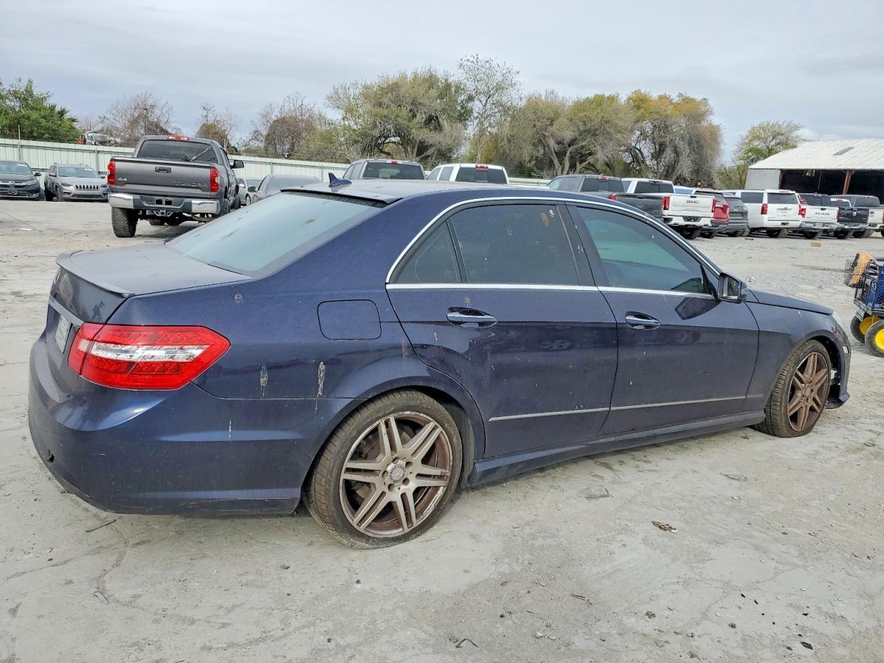 2010 MERCEDES-BENZ E-Class