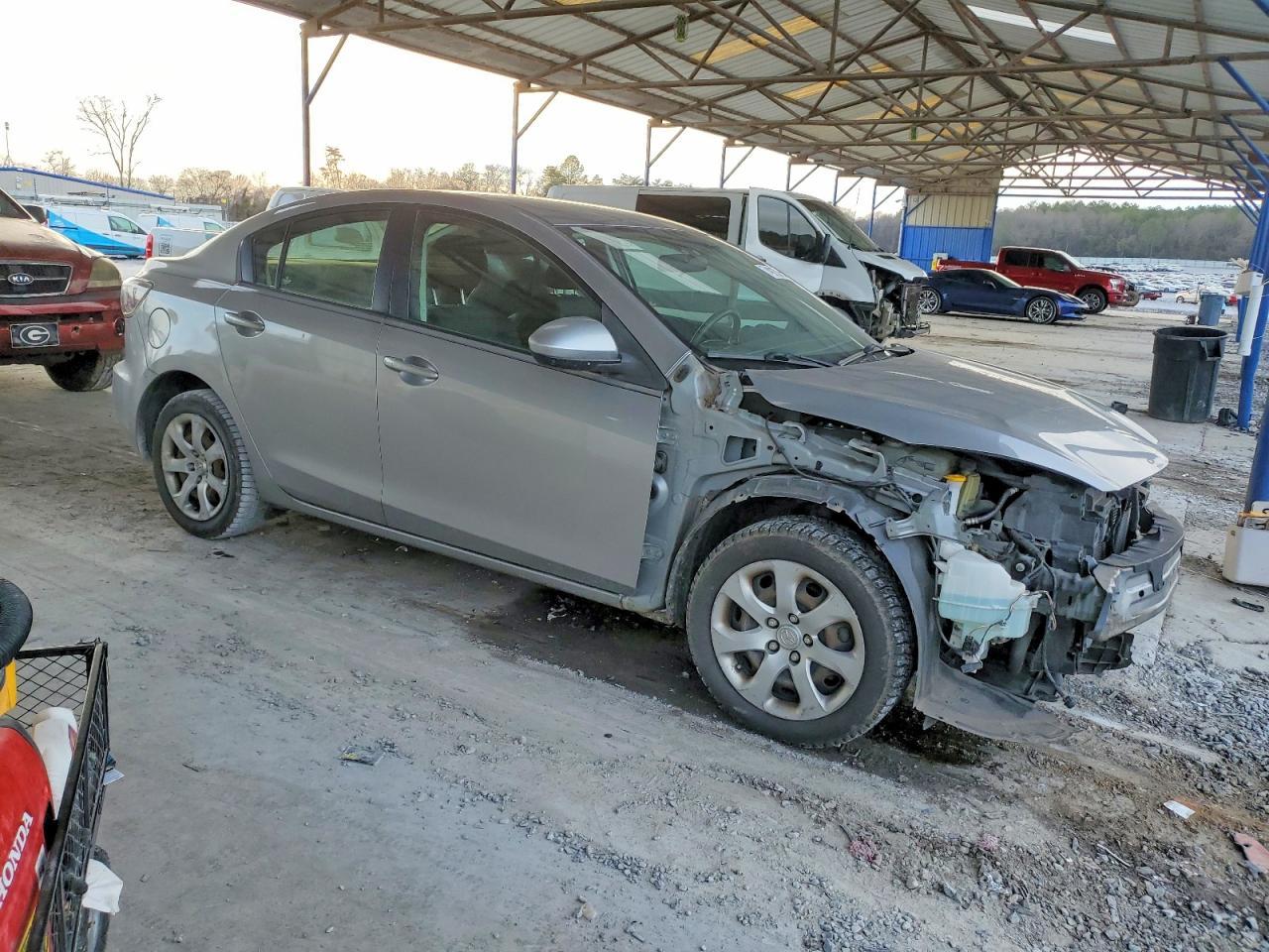 2013 MAZDA 3