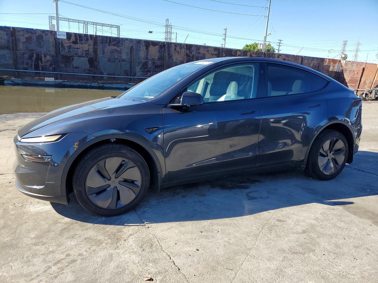 2026 TESLA MODEL Y