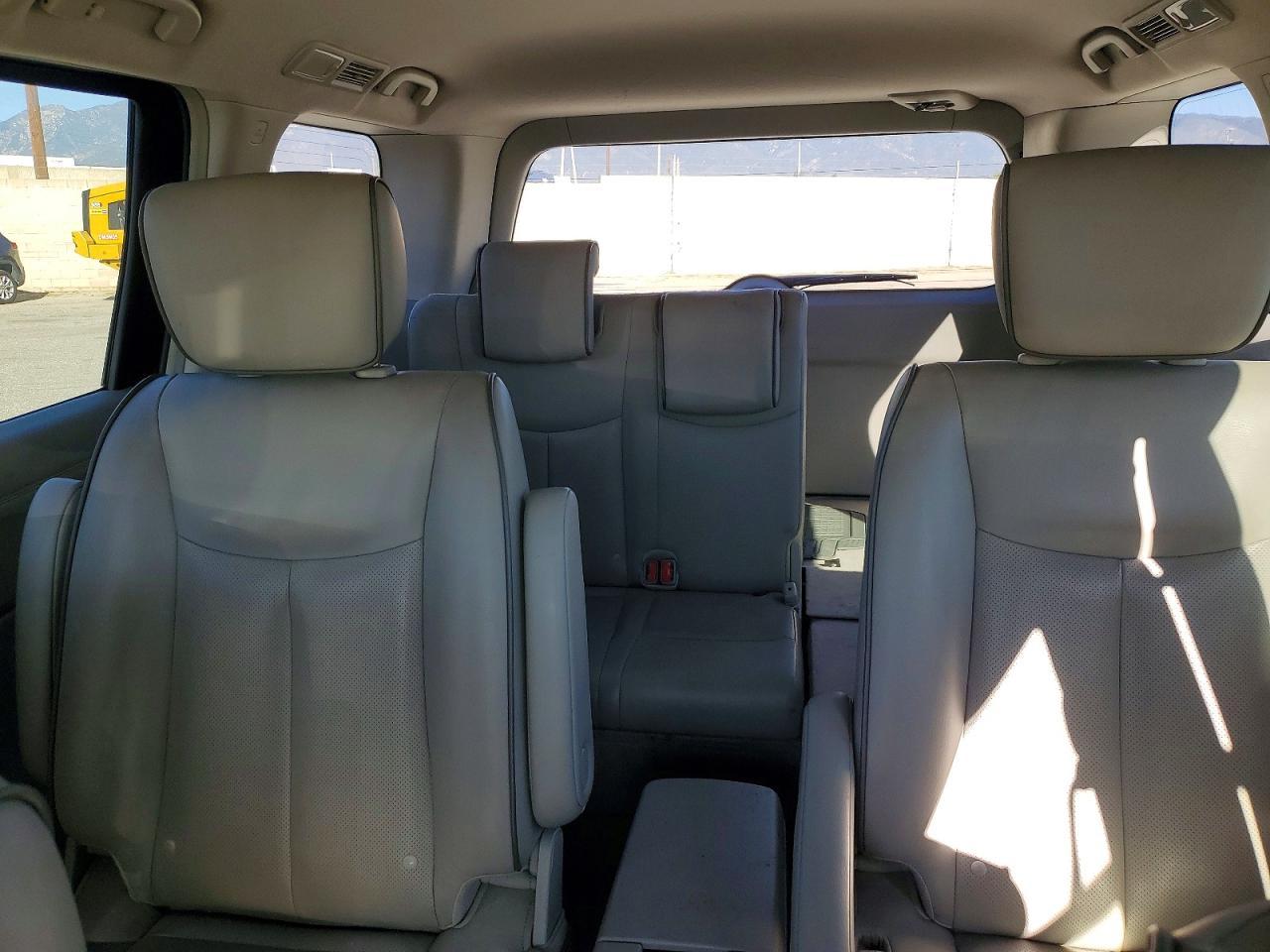 2013 NISSAN Quest