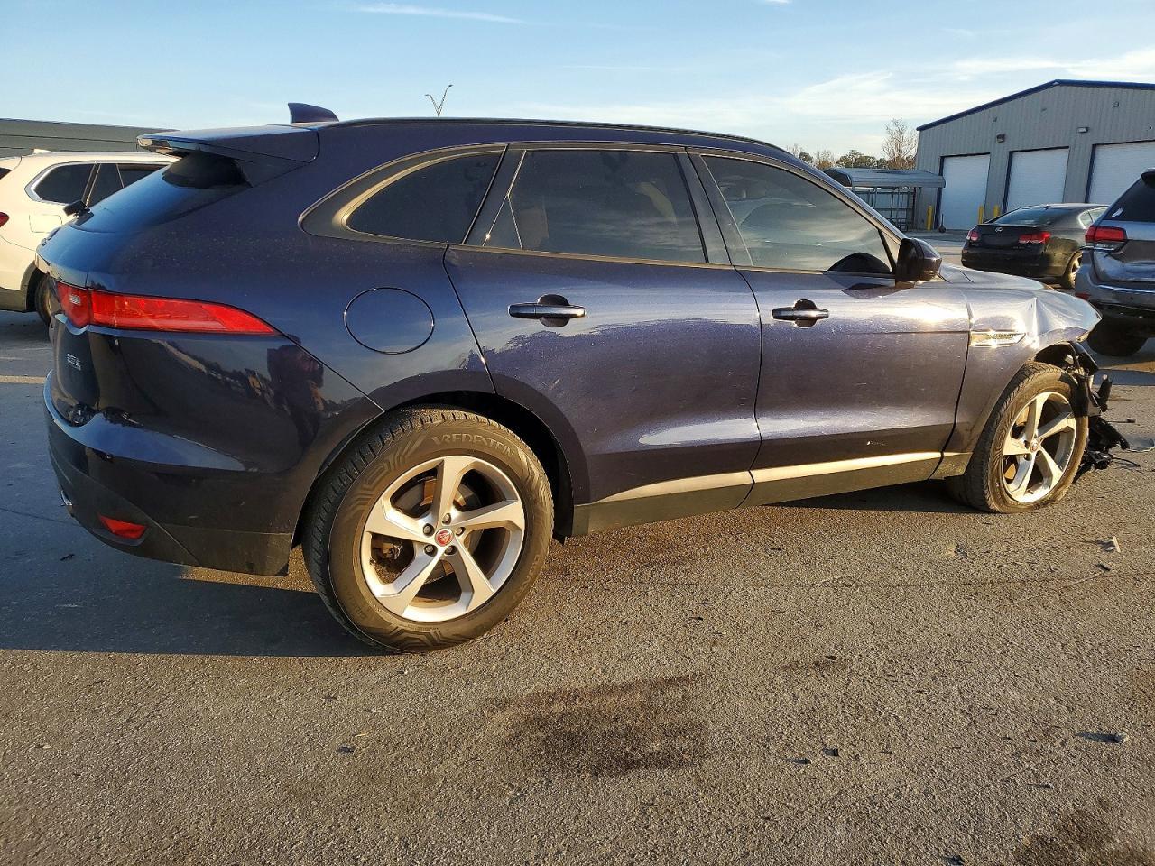 2017 JAGUAR F-Pace