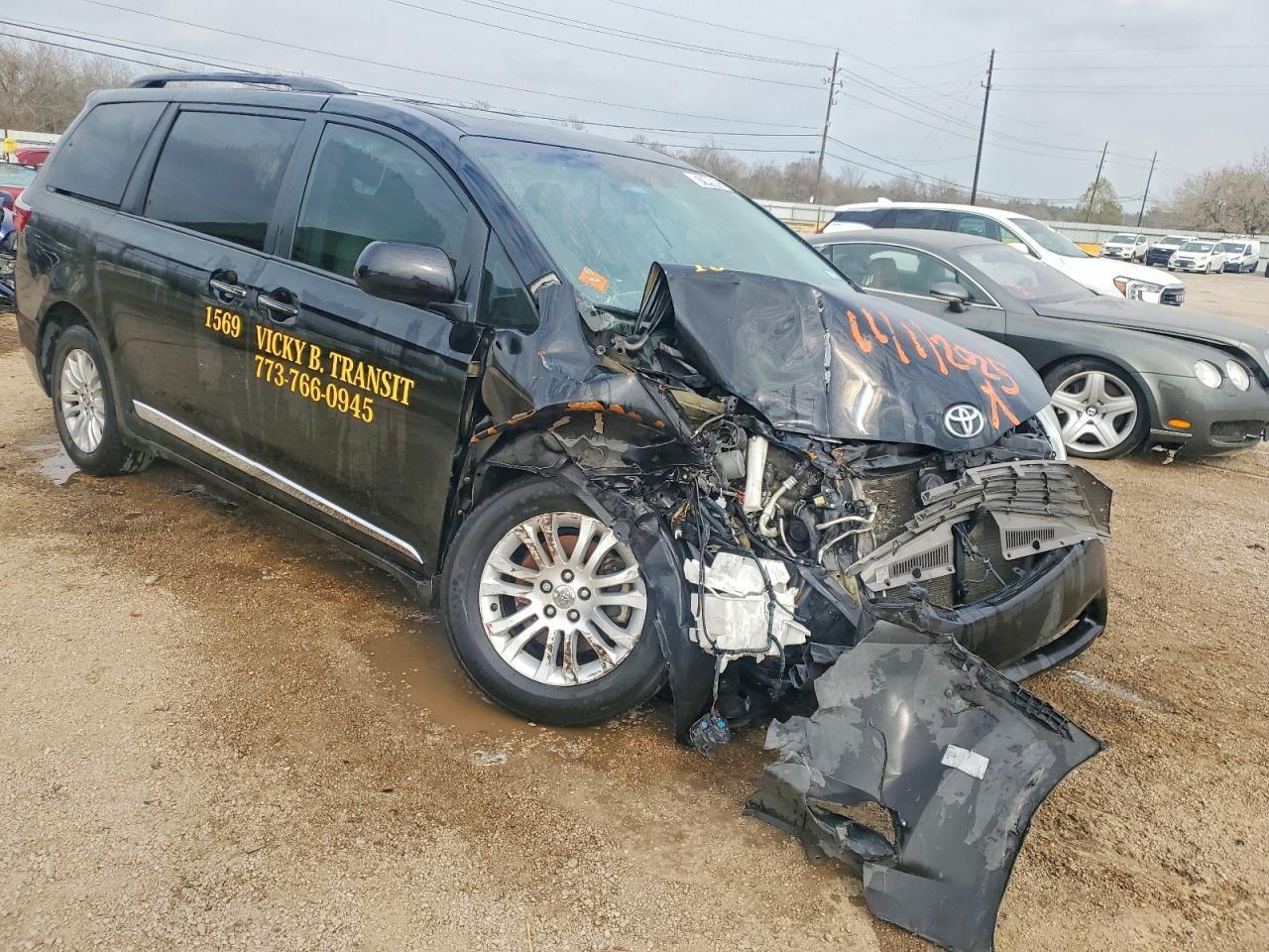2015 TOYOTA SIENNA