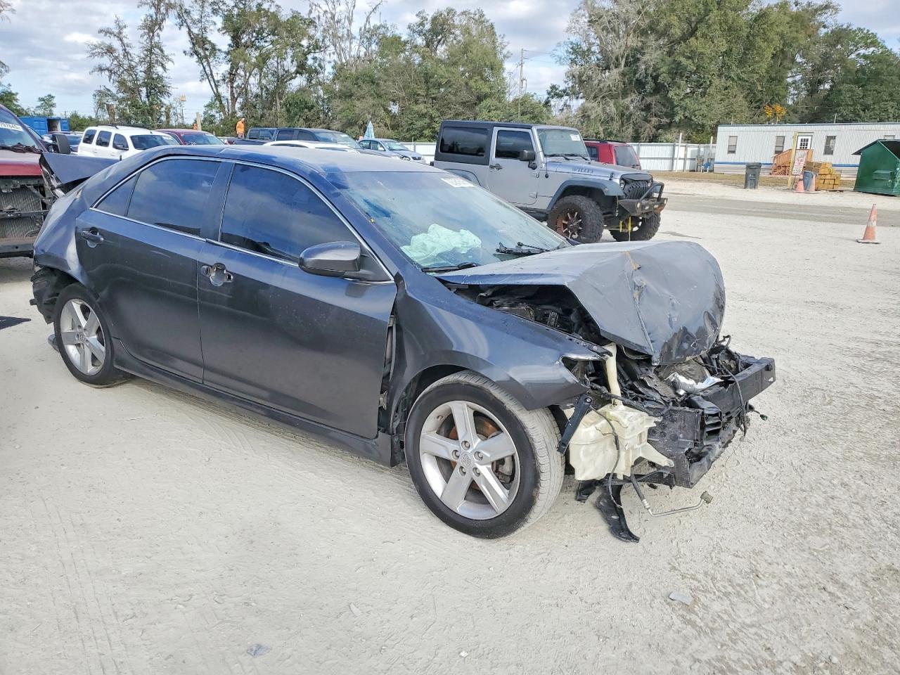2014 TOYOTA CAMRY