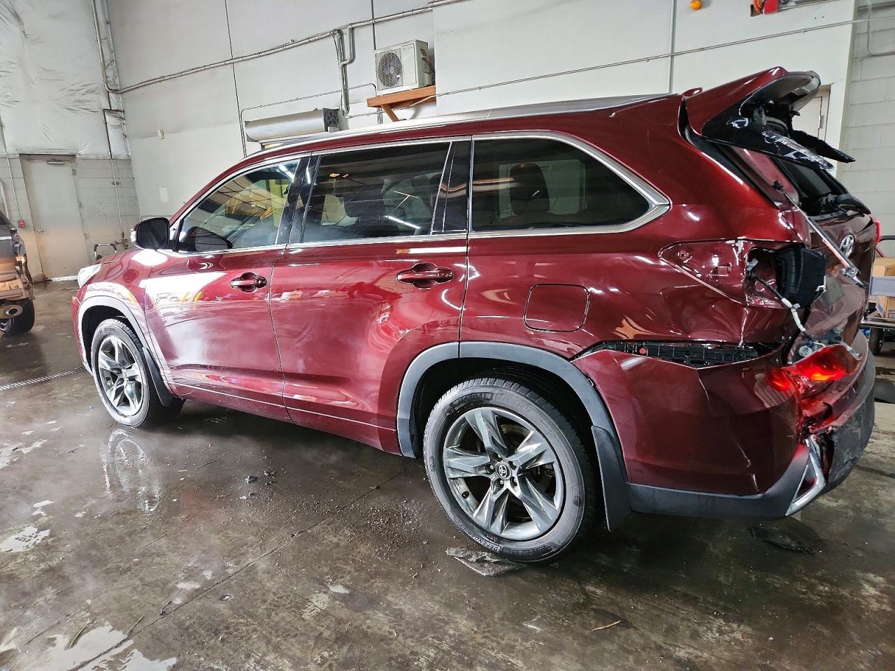 2017 TOYOTA HIGHLANDER