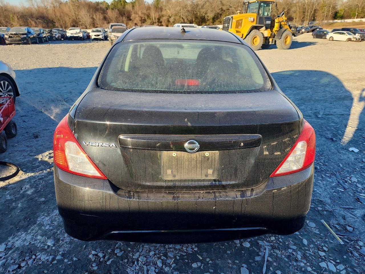 2015 NISSAN VERSA