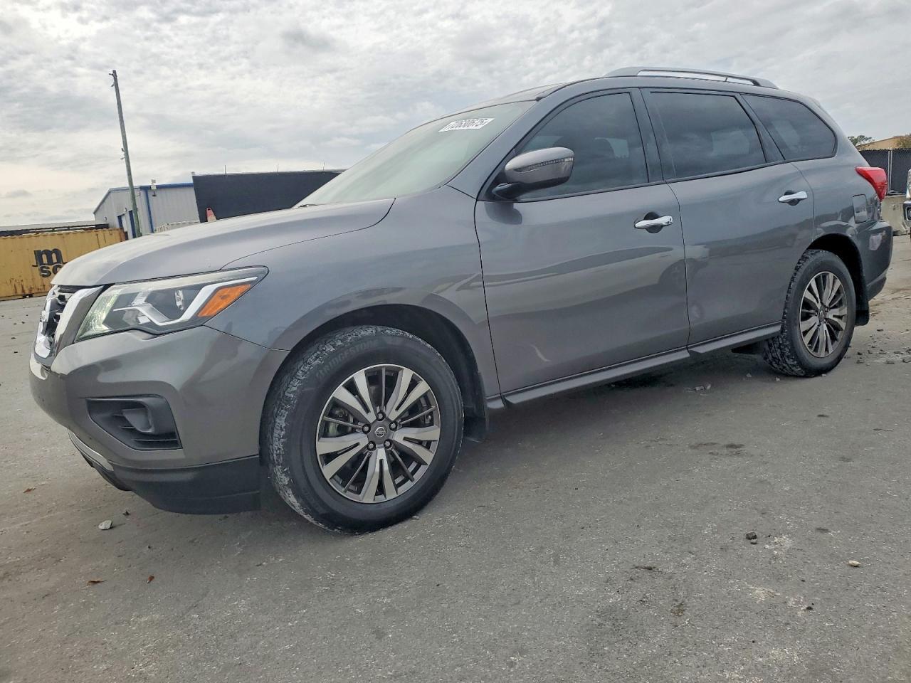 2017 NISSAN PATHFINDER