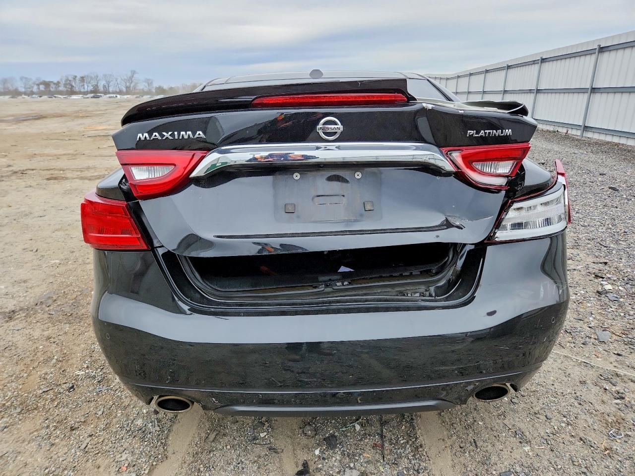 2016 NISSAN Maxima