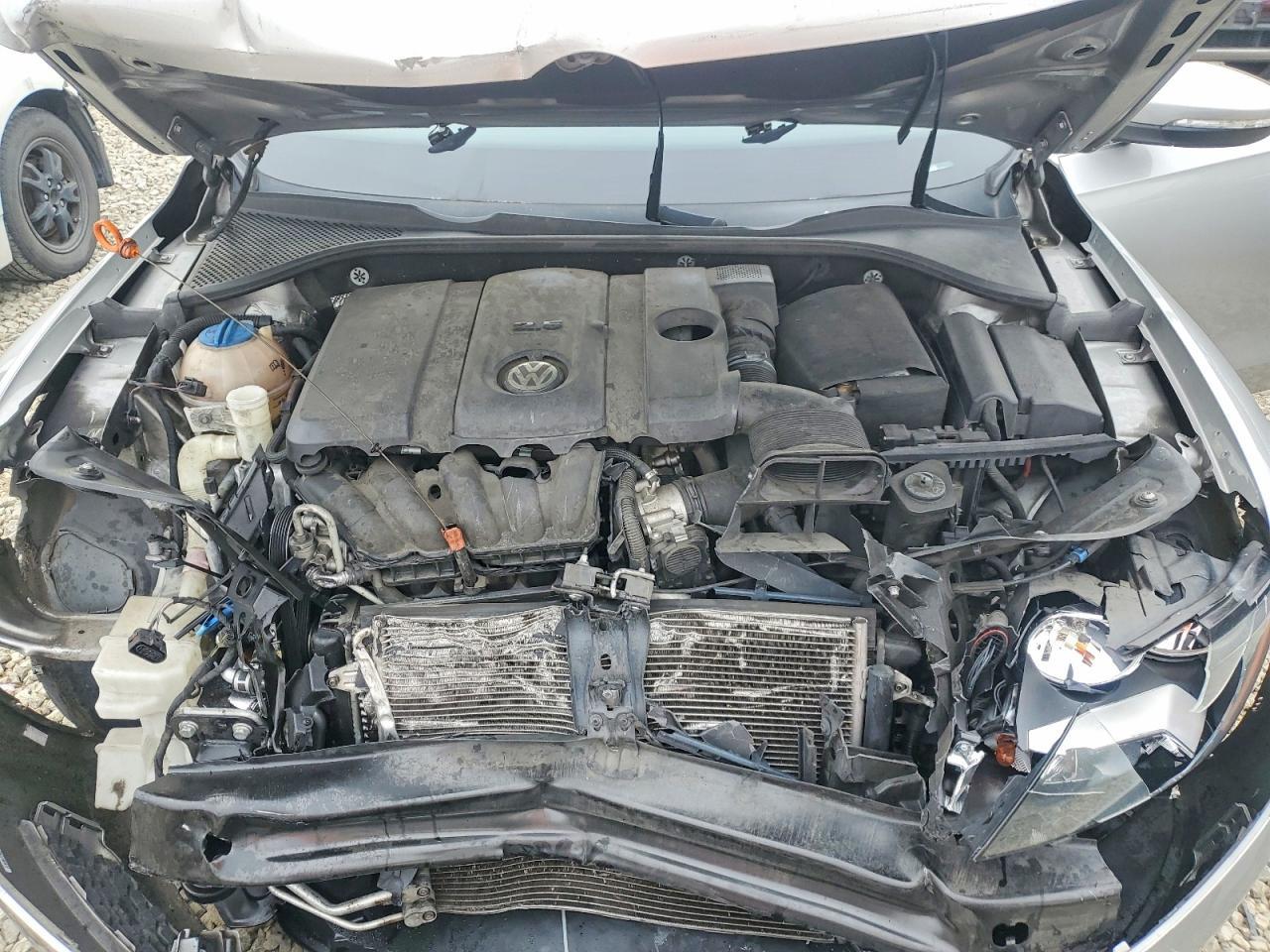 2012 VOLKSWAGEN Passat