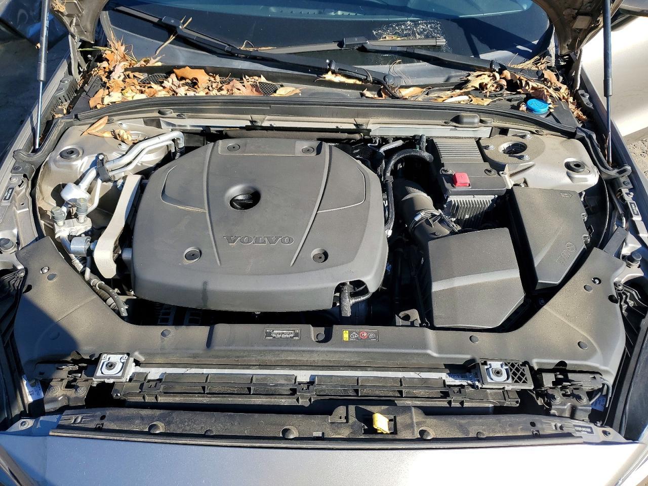 2021 VOLVO S60