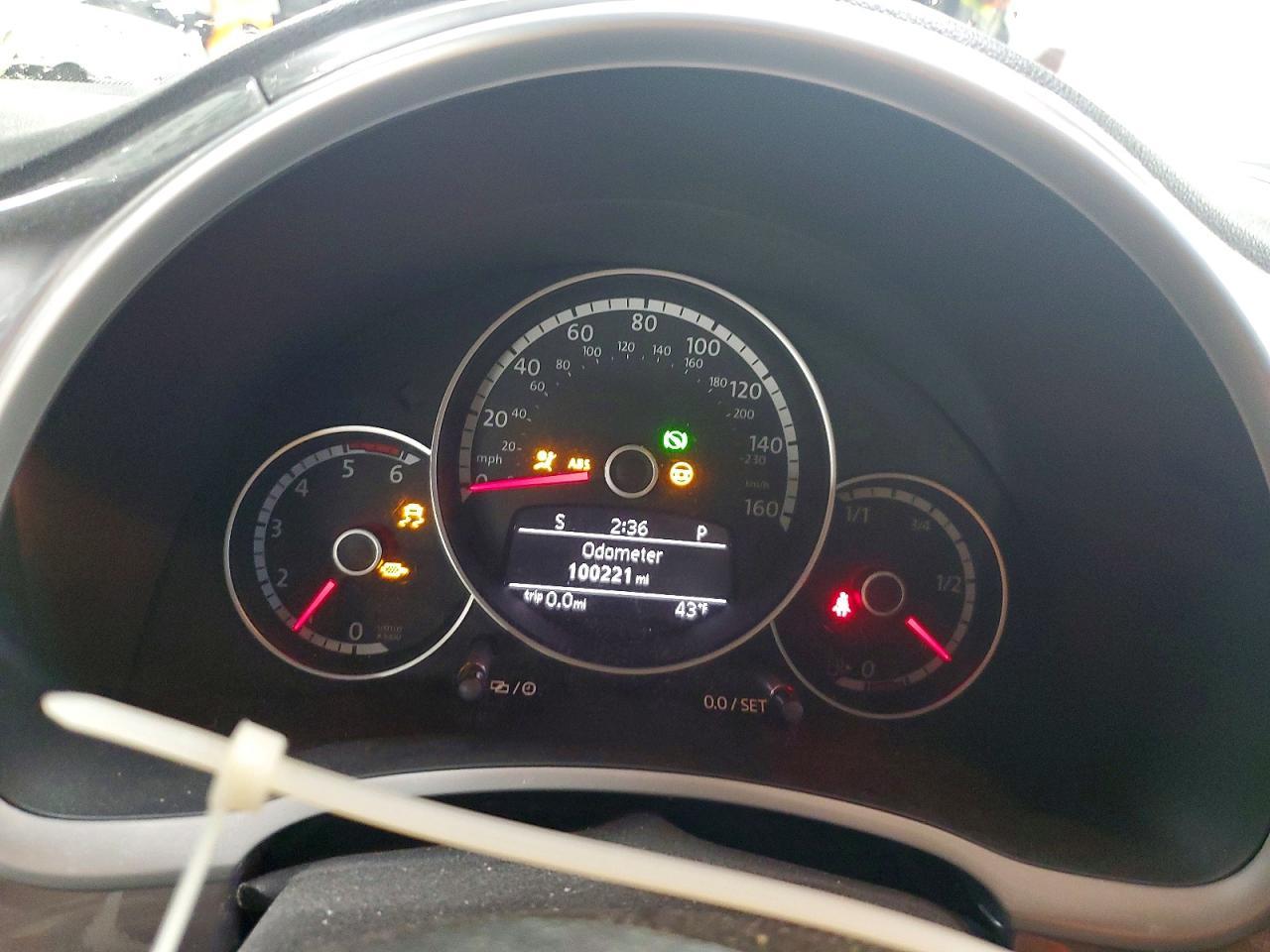 2014 VOLKSWAGEN Beetle