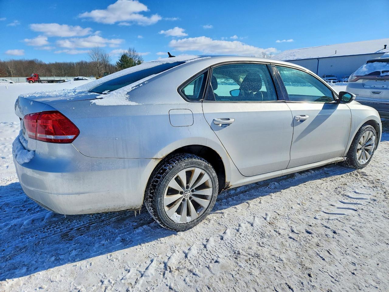 2012 VOLKSWAGEN Passat