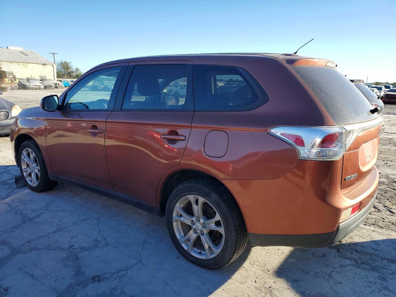 2014 MITSUBISHI outlander