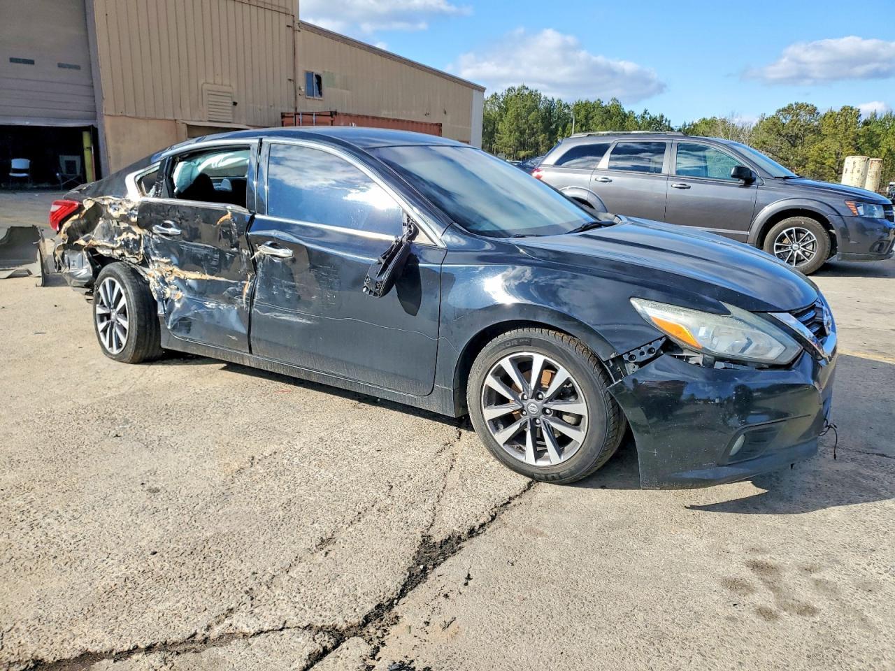 2017 NISSAN ALTIMA