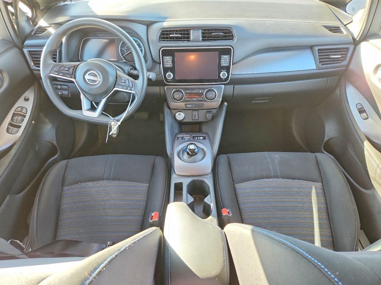 2025 NISSAN LEAF