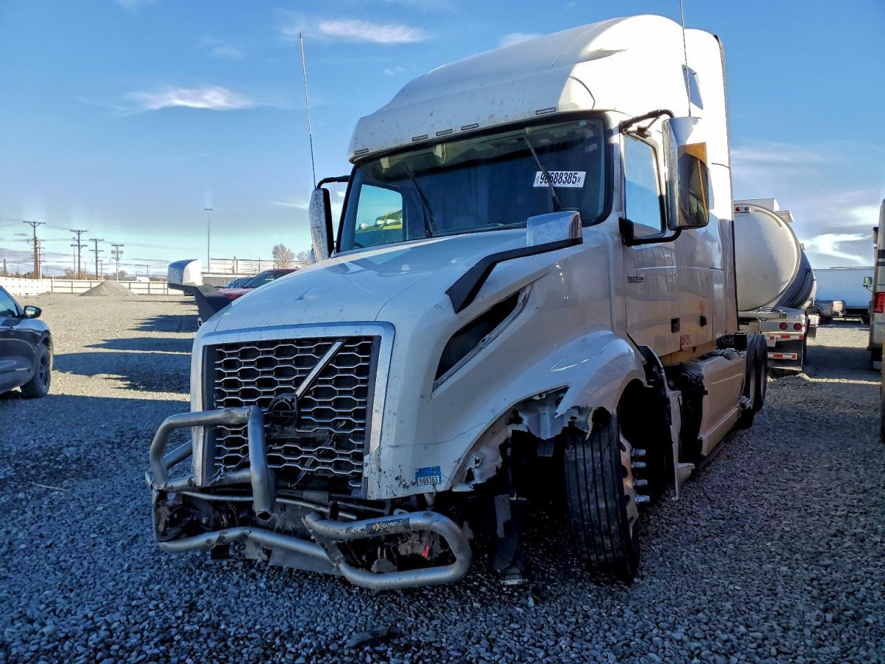 2024 VOLVO VNL