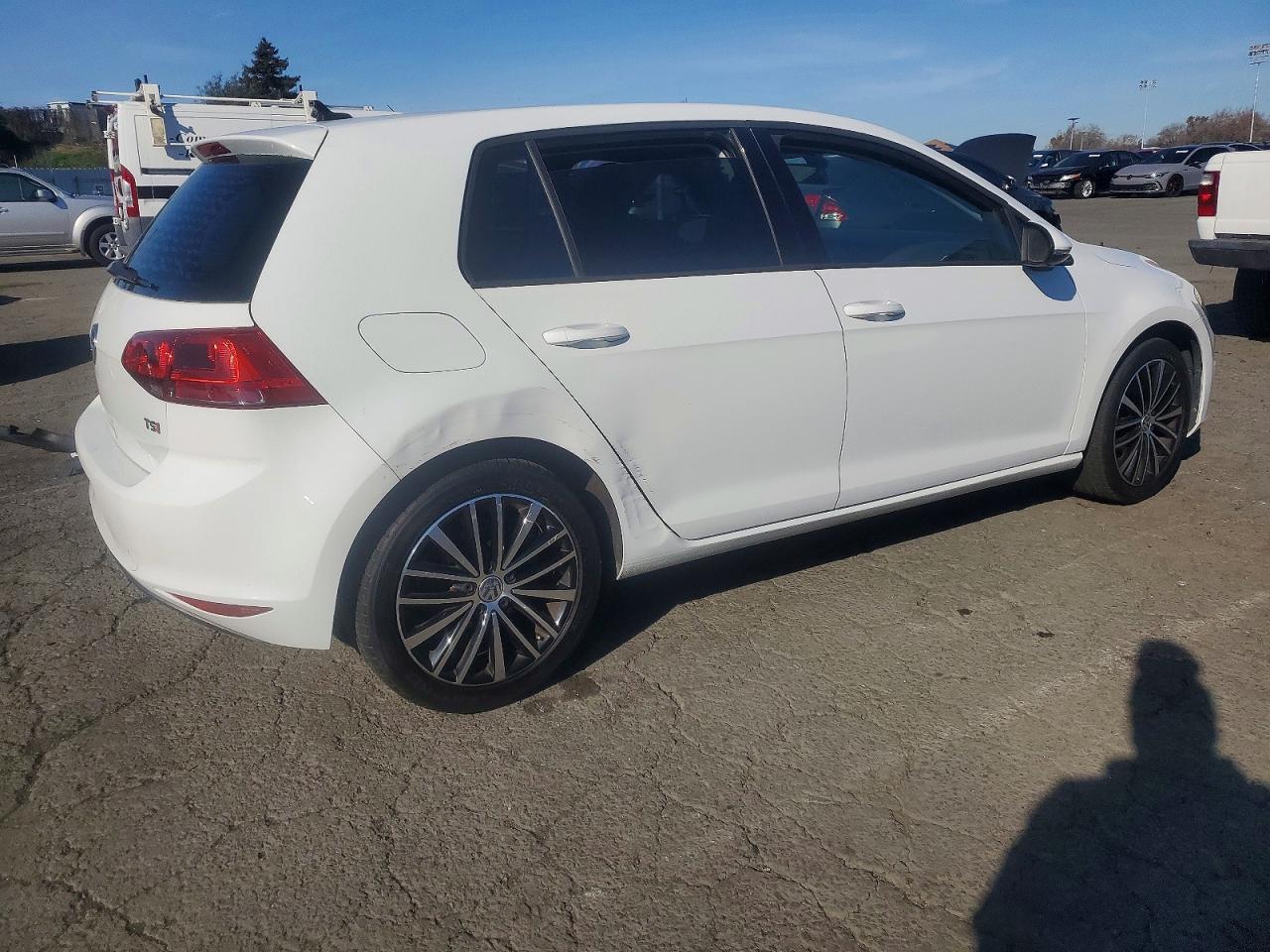 2015 VOLKSWAGEN GOLF