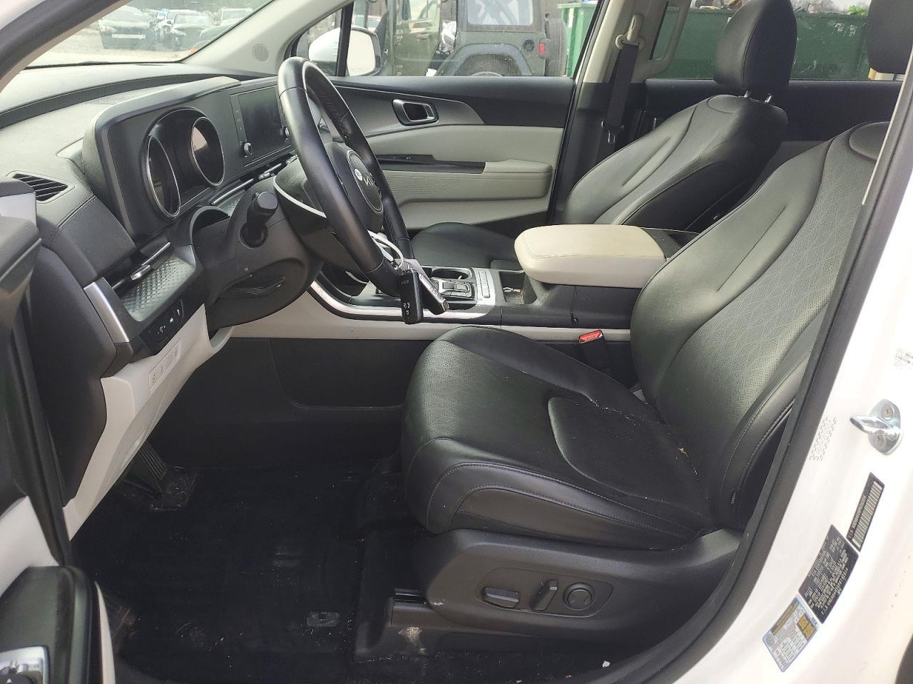 2023 KIA Carnival