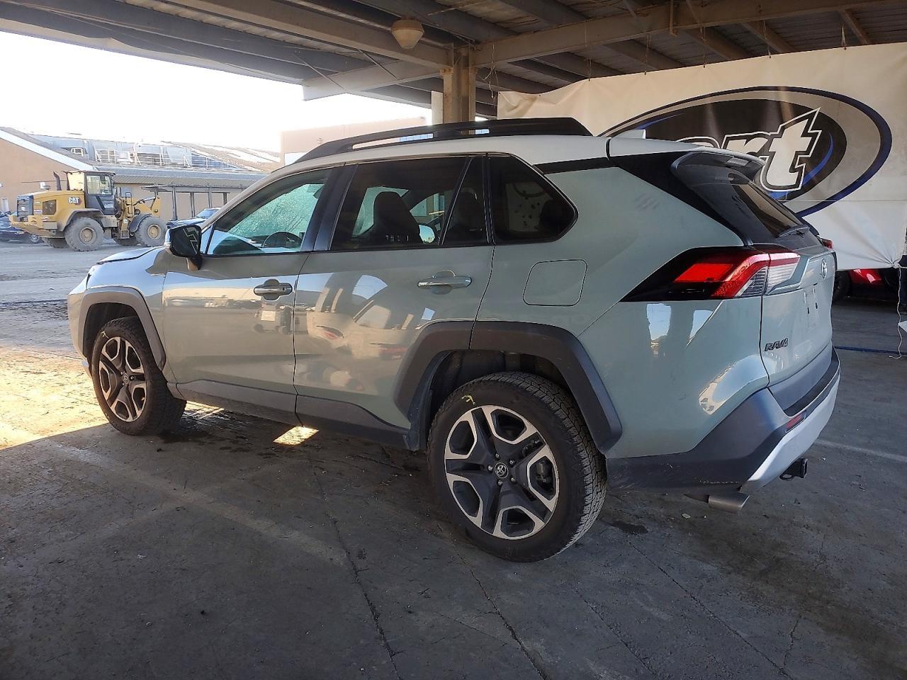 2019 TOYOTA RAV4